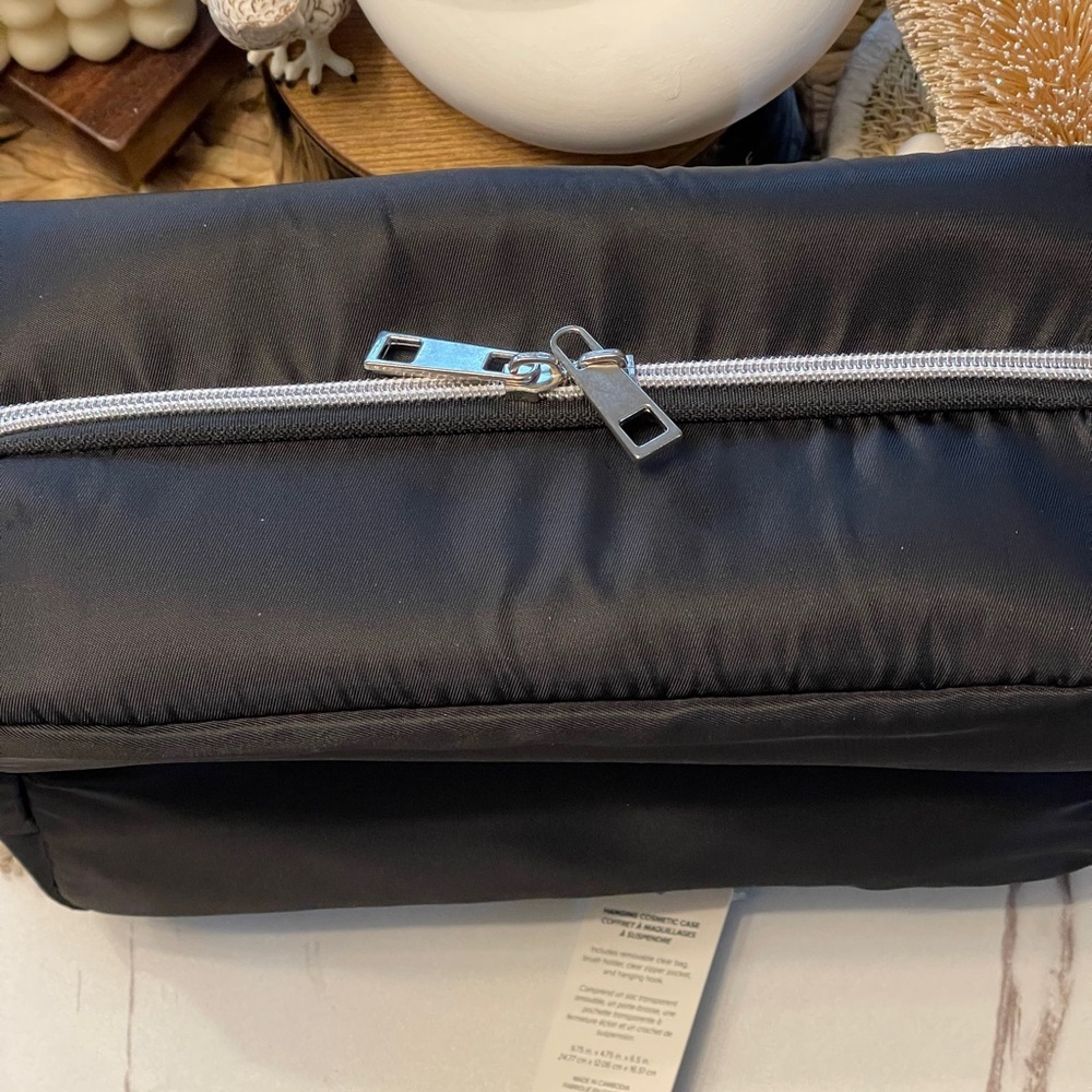 NUDESTIX Hanging Cosmetics Case/Toiletries Case - Picture 7 of 12